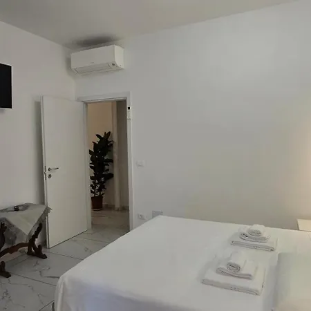 Pensionat Orchidea Stazione 3*